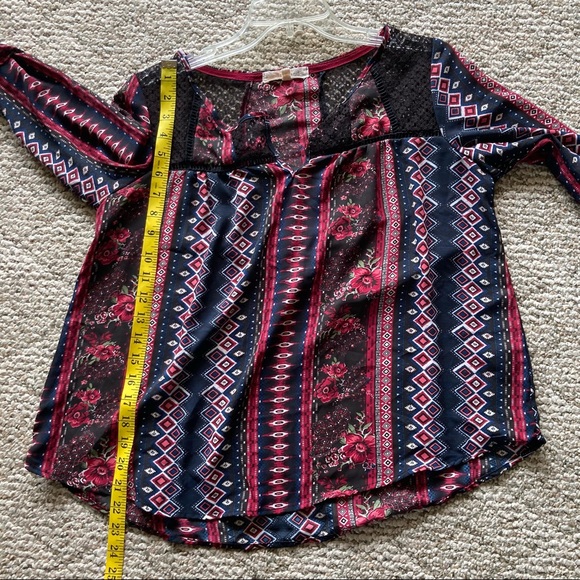 Rewind Semi-Sheer Bold Pattern 3/4 Sleeve Top M - Picture 7 of 8